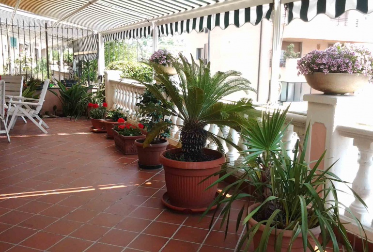 DNIK238 Sanremo. Spacious apartment with terrace and garden!