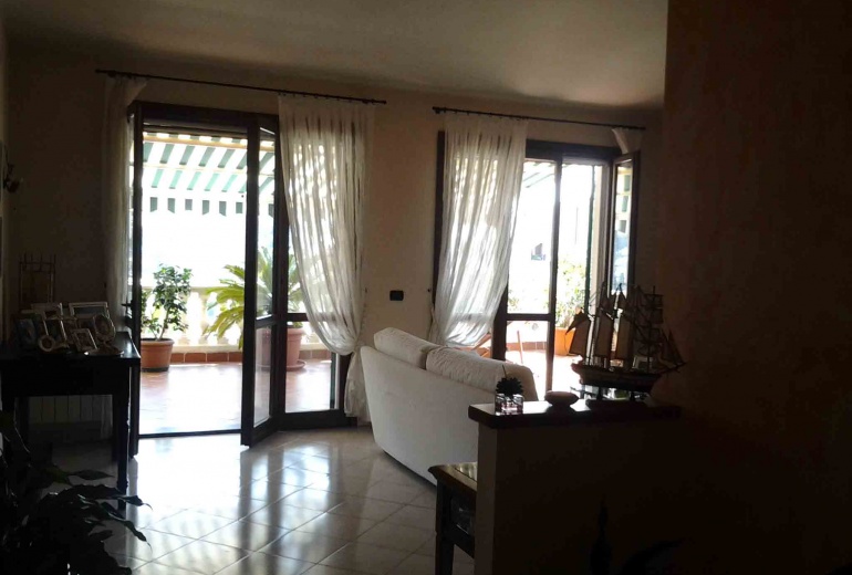 DNIK238 Sanremo. Spacious apartment with terrace and garden!