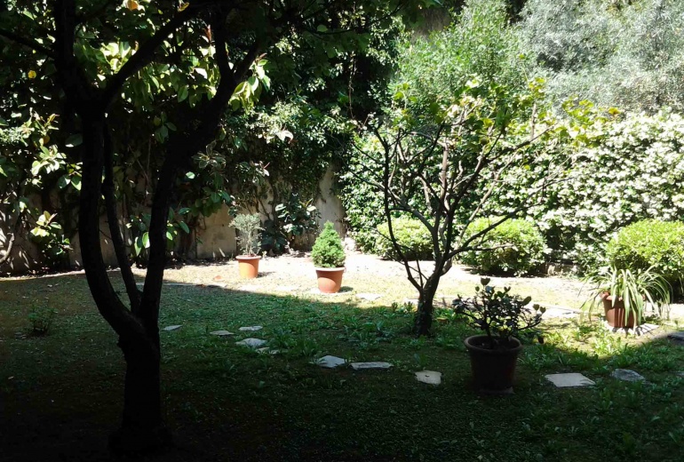 DNIK238 Sanremo. Spacious apartment with terrace and garden!