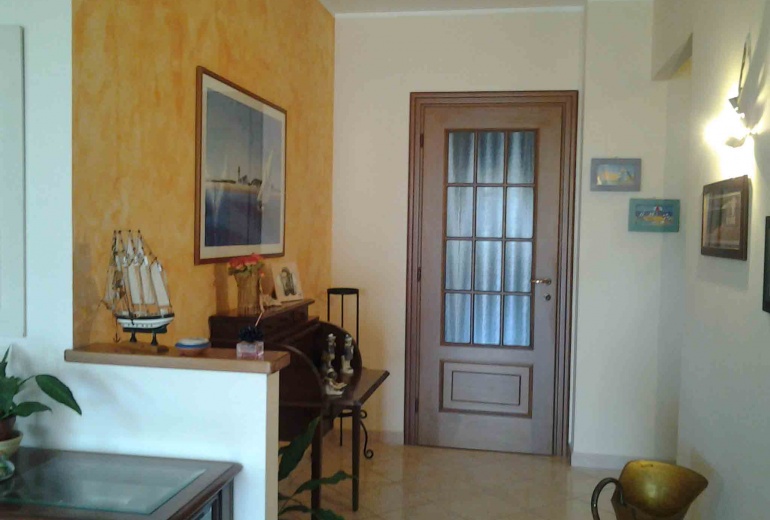 DNIK238 Sanremo. Spacious apartment with terrace and garden!