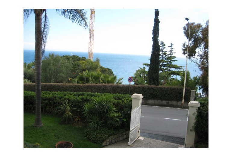 IKND 284 Ospedaletti. Magnificent luxury villa near the sea!