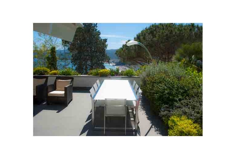 D-YK 78. Bergeggi..Modern villa with panoramic swimming pool infiniti.