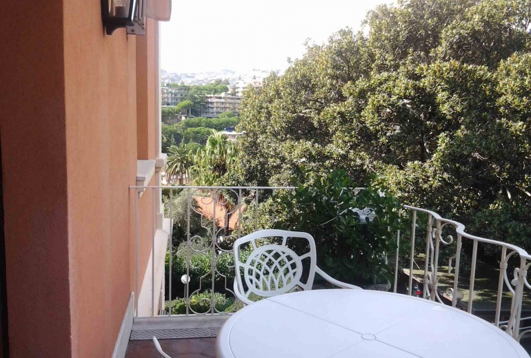 DIK166 Sanremo. Beautiful apartment in a villa!