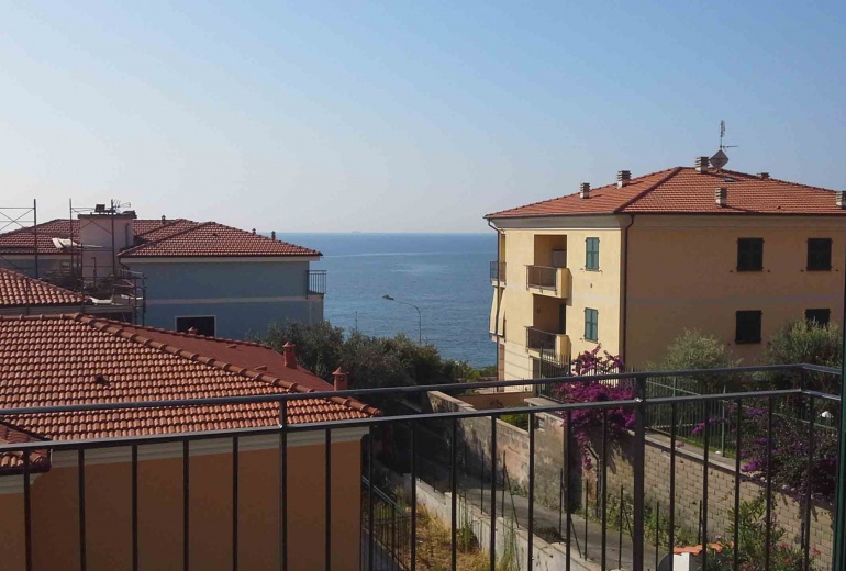 DIK253 Riva Ligure. New apartments with 2/3 bedrooms : 100 meters from the sea!