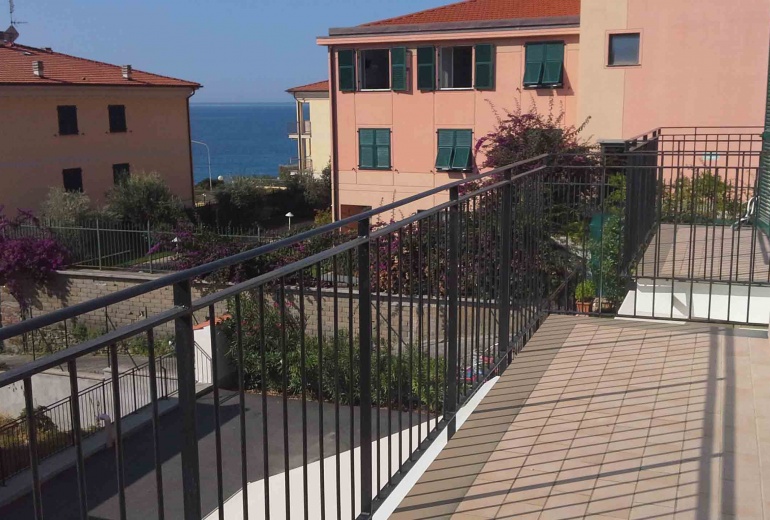 DIK253 Riva Ligure. New apartments with 2/3 bedrooms : 100 meters from the sea!