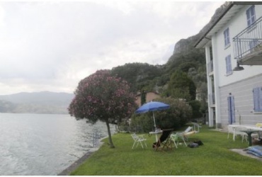 DIK255 First line! Villa on the lake Iseo!