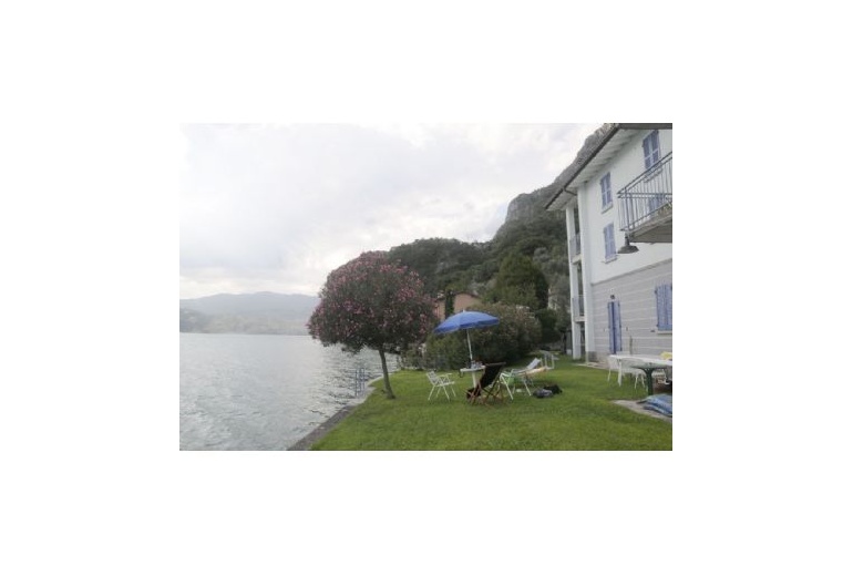 DIK255 First line! Villa on the lake Iseo!