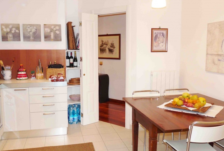 DIK258 Rapallo. Luxury apartment in a villa by the sea!