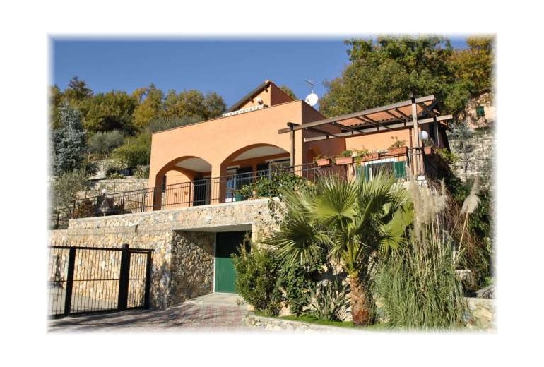 DIK264 Finale Ligure. Beautiful villa with olive gardens.