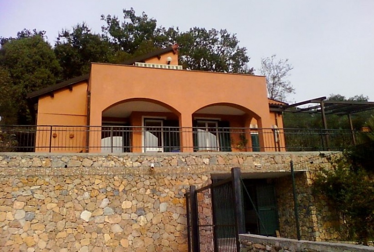 DIK264 Finale Ligure. Beautiful villa with olive gardens.