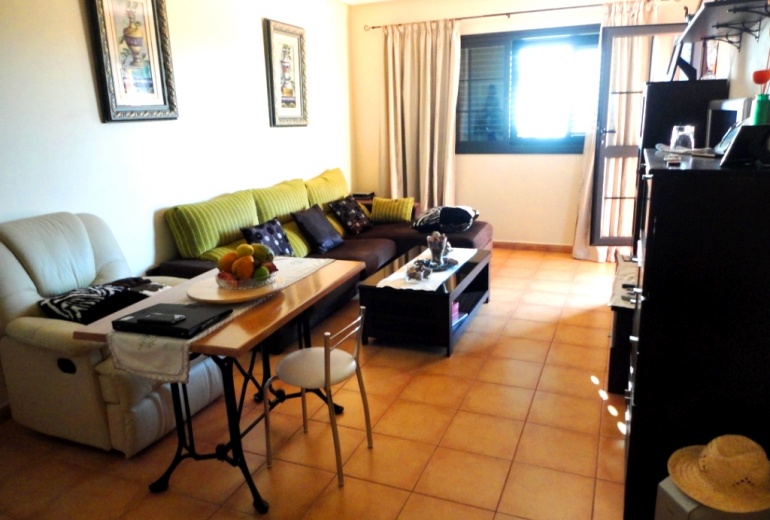 AOK57.Beautiful townhouse in a residential complex with a swimming pool in Madroñal. 