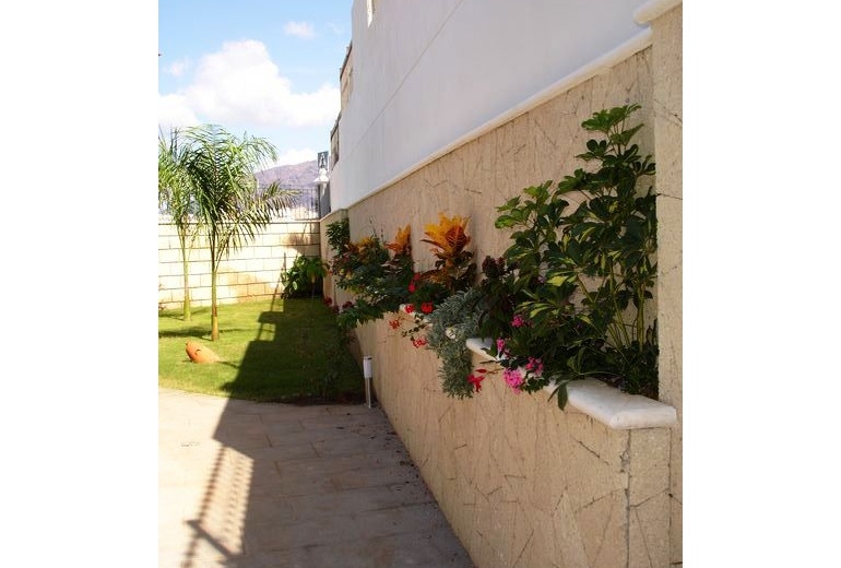 AOK63.Two-storey villa in the picturesque city Los Gigantes