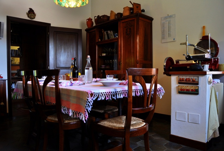 DIK75 San Pietro in Casale (Bologna). Excellent villa with swimming pool!