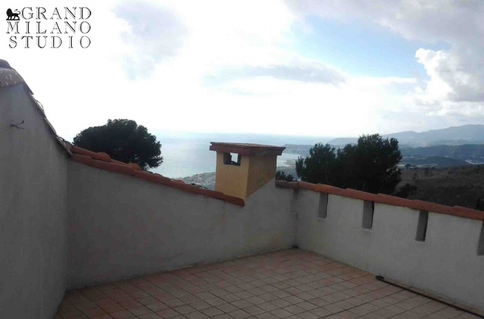 DIKN204 Imperia (Cipressa). Villa with stunning views and  a pool!