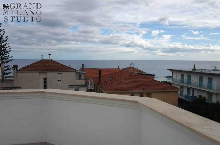 DIK154 New panoramic view penthouse in Sanremo 