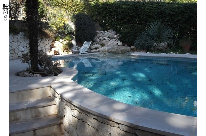 DIKN190 Sanremo. Beautiful villa with swimming pool!