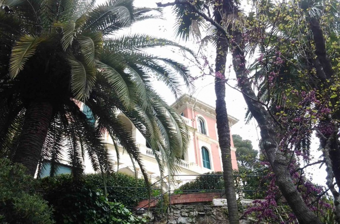 DIK220 Santa Margherita Ligure. 1st line villa apartment with a great view!