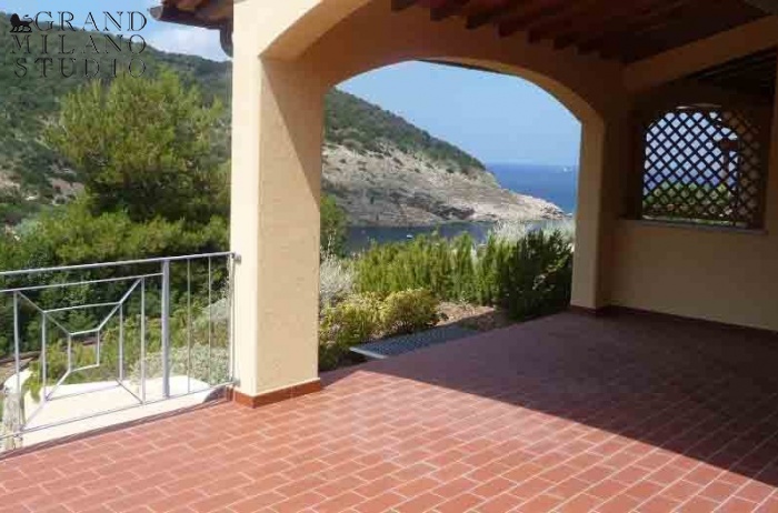 DIK227  Island Elba.Sea-view villa at 100 meters from the sea!