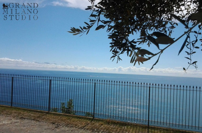 DNIK150 Imperia.Magnificent sea-views apartment with swimming pool in the villa!