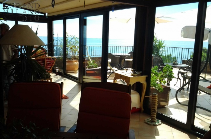 DNIK150 Imperia.Magnificent sea-views apartment with swimming pool in the villa!