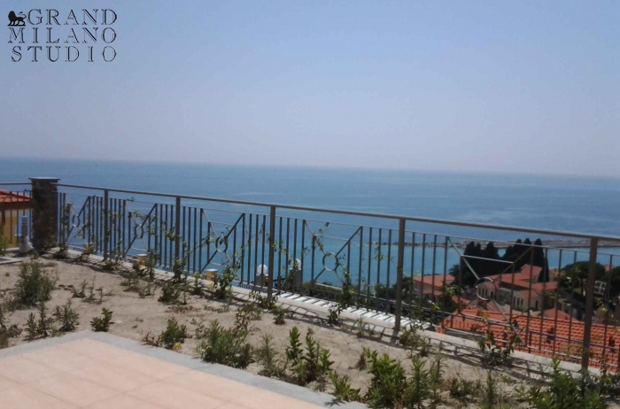 DNIK118  New panoramic view apartment with a garden in Sanremo 