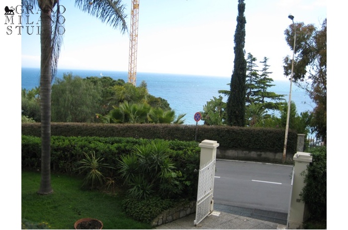 IKND 284 Ospedaletti. Magnificent luxury villa near the sea!