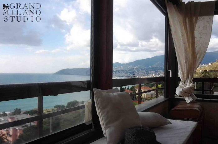 DIKN 195 Sanremo. Beautiful flat at the sea!