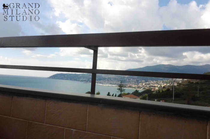 DIKN 195 Sanremo. Beautiful flat at the sea!