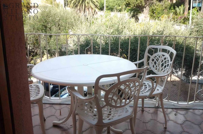 DIK166 Sanremo. Beautiful apartment in a villa!