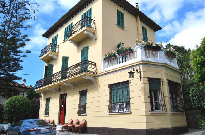 AIK2 Sanremo. Charming historical villa with garden!