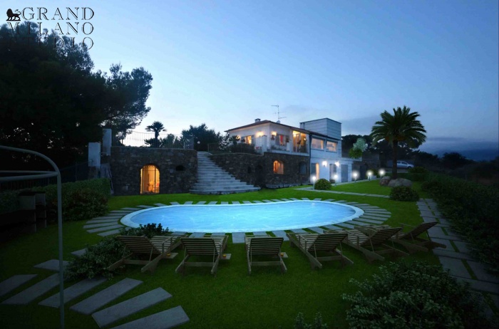 DIK257 San Bartolomeo al Mare. New luxury villa with pool!