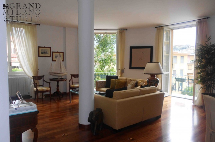 DIK258 Rapallo. Luxury apartment in a villa by the sea!