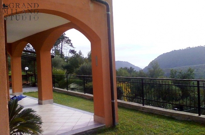 DIK264 Finale Ligure. Beautiful villa with olive gardens.