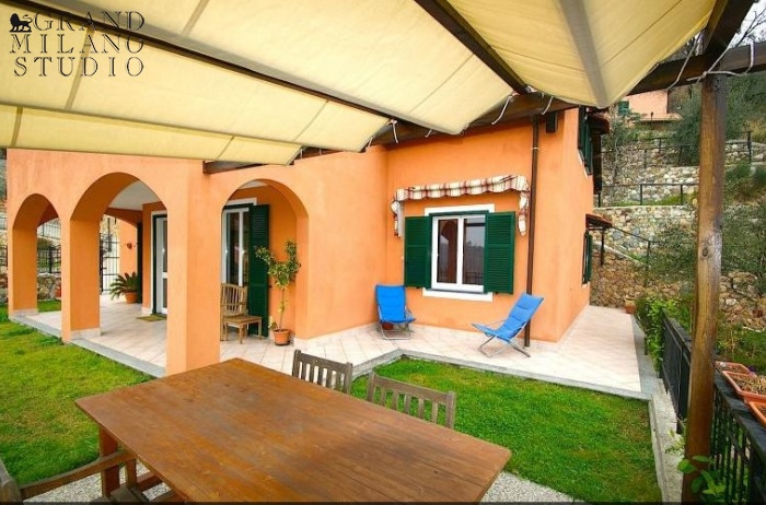 DIK264 Finale Ligure. Beautiful villa with olive gardens.