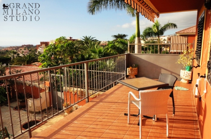 AOK57.Beautiful townhouse in a residential complex with a swimming pool in Madroñal. 