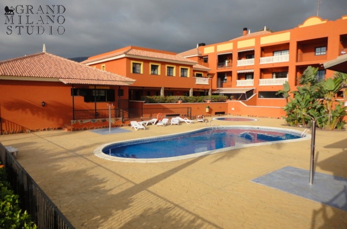 AOK57.Beautiful townhouse in a residential complex with a swimming pool in Madroñal. 