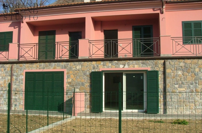 DIK17 Villa in a suburb of Imperia 