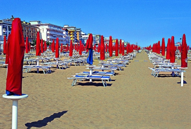 DAB-21  2- and 3-bedroom apartments in a new residential compound in Lido di Jesolo