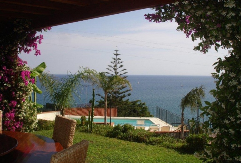 DIK1 A new villa by the sea in Santo Stefano al Mare 