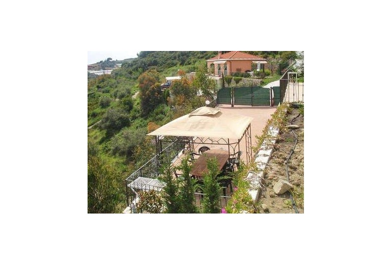 DIK3  A new villa with a stunning sea-view in Santo Stefano al Mare 