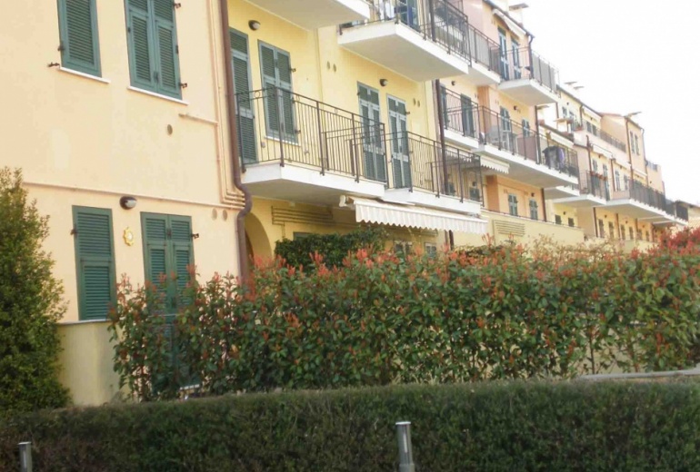 DIK187 Apartments in a new residential compound in Imperia 