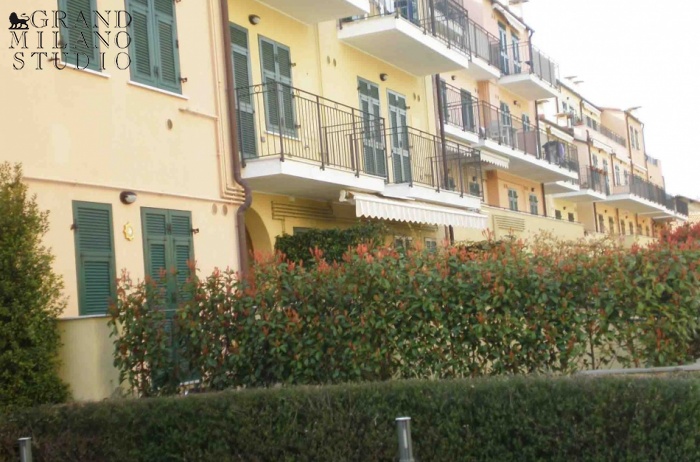 DIK187 Apartments in a new residential compound in Imperia 