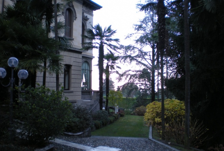 D.LB1. Luxury apartment in Stresa. 