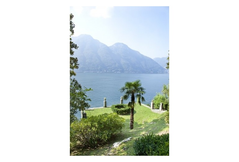 D-YK 21. New luxury villa apartment on Lake Como 