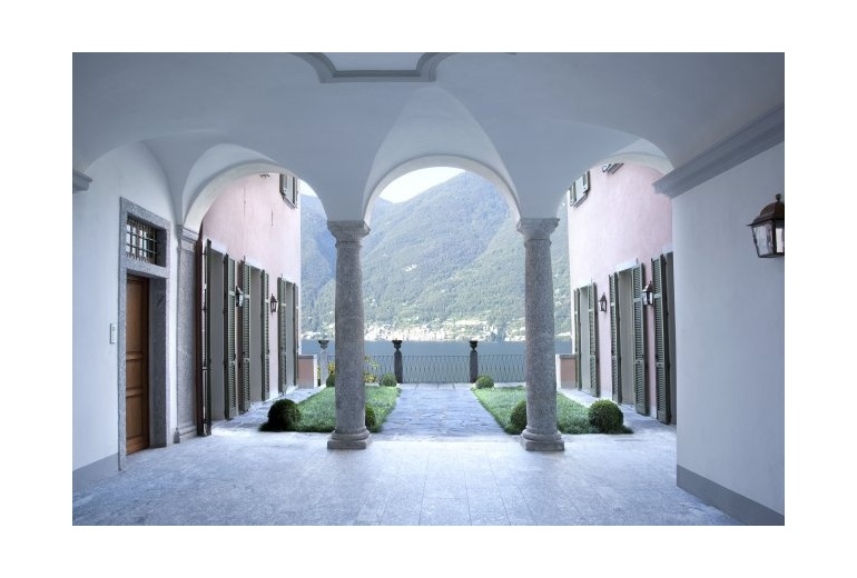 D-YK 23. New luxury villa apartment on Lake Como 