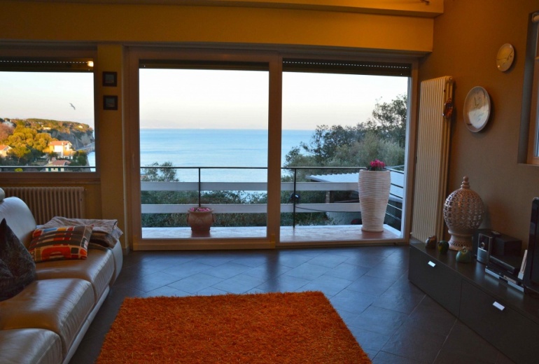 D-YK 26.  A villa on the rock with a stunning sea-view in Albissola Superiore. 