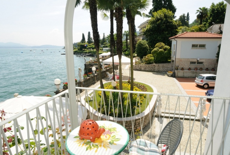 D.LB44  A unique villa in Stresa