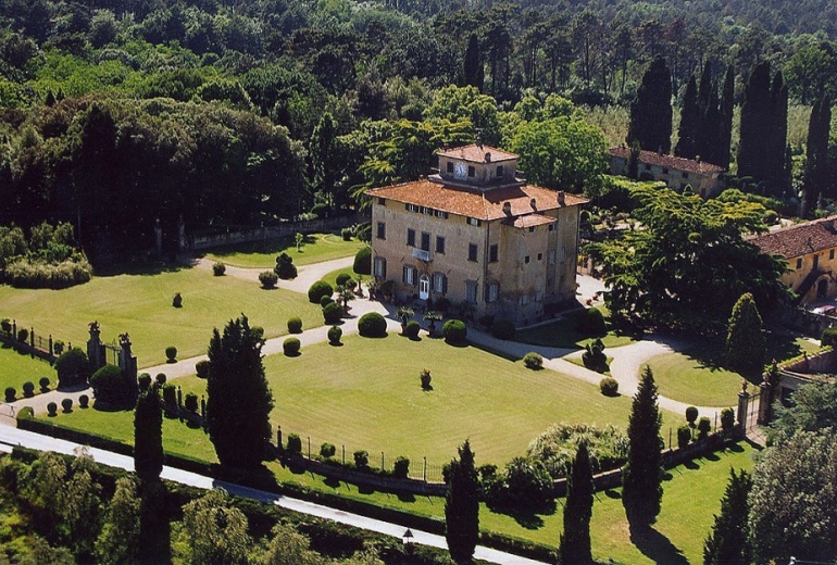 D-YK 30. A unique property on the hills of Tuscany