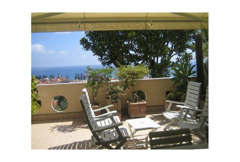 DIK103 A prestigious apartment by the sea in Bordighera