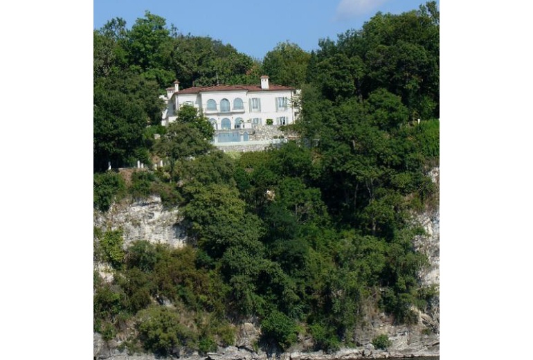 D.LB69 A unique villa in Leggiuno 